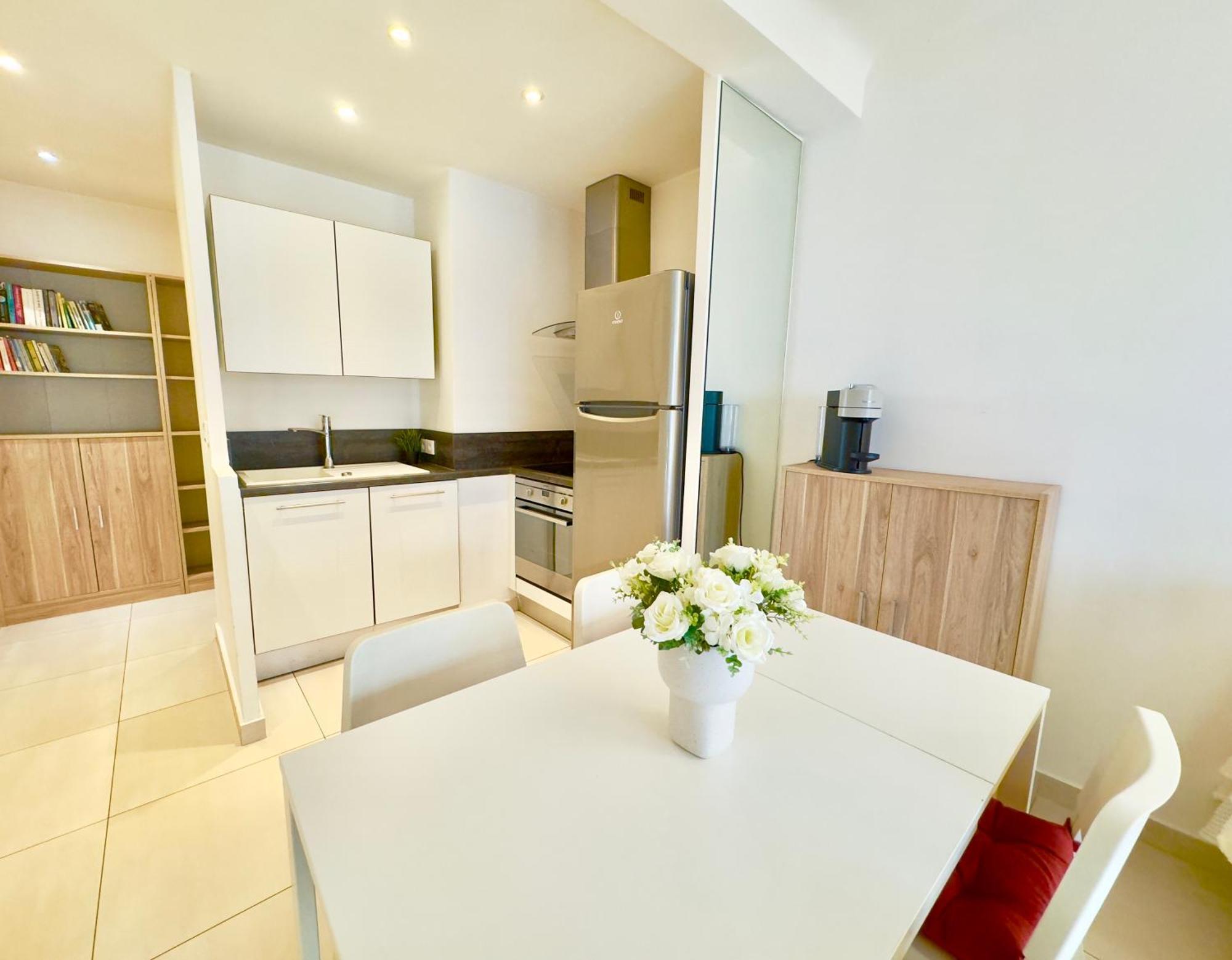 Superbe Appartement Avec Terrasse 1Mn Des Plages De La Croisette Cannes Exterior photo